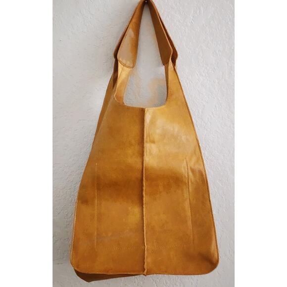 TOTE/BUCKET PURSE-PU Leather-Natural Tone Color-Large Opening-Snaps - Picture 3 of 8